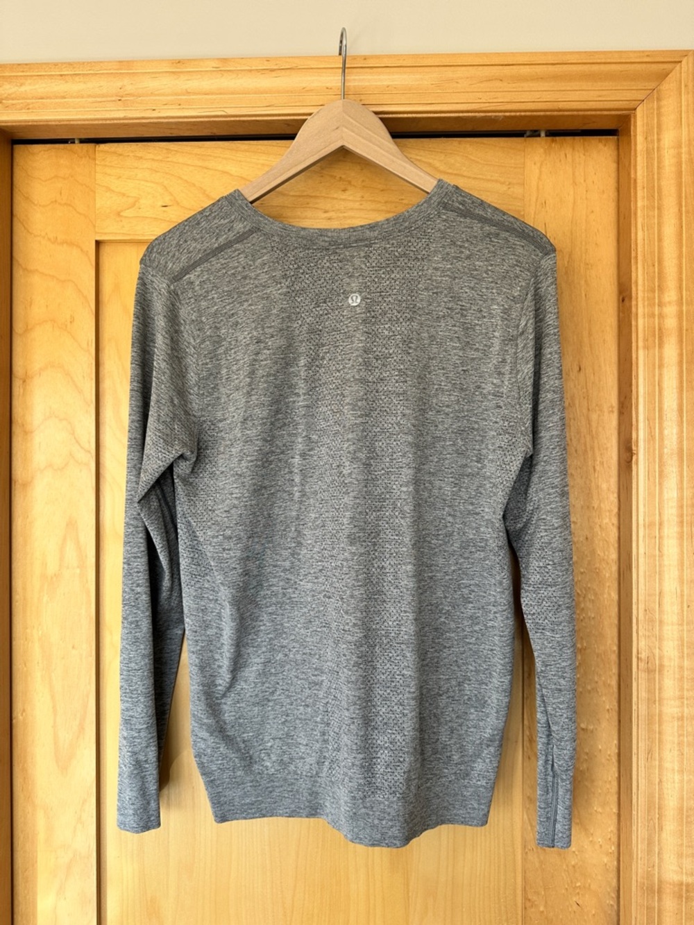 lululemon athletica Long Sleeve Tee in Heather Gray